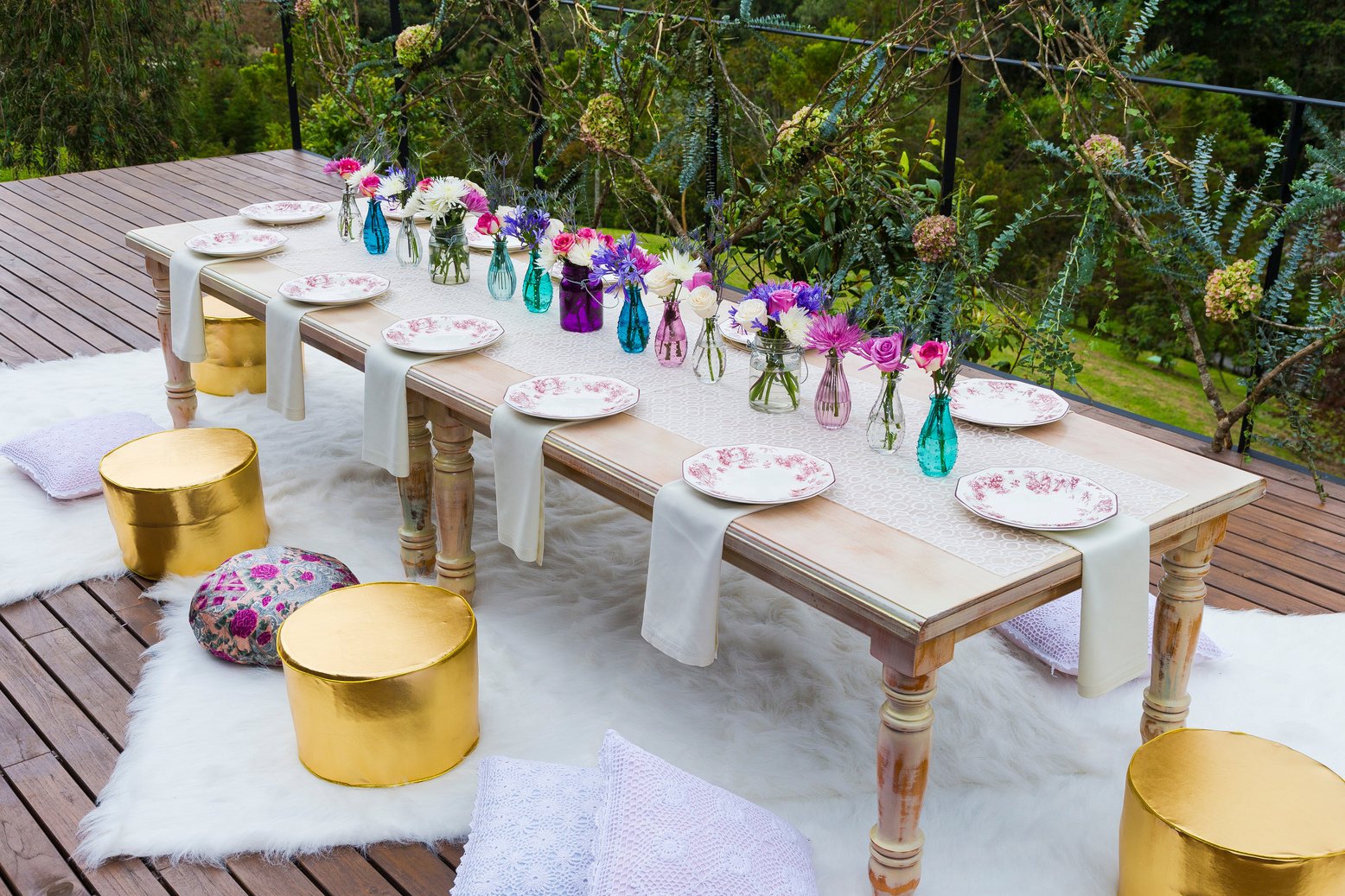 Social events reception; Tables decorated for events: Parties, birthdays, weddings, and other events.